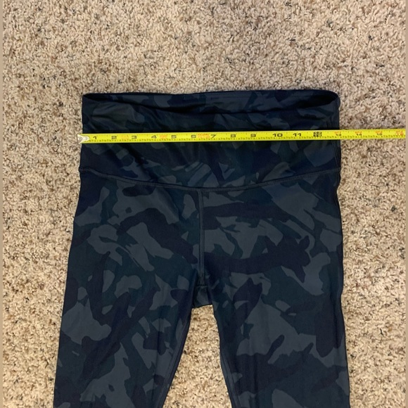 GAP Blue Camo Leggings in 7/8 Length - Picture 8 of 8